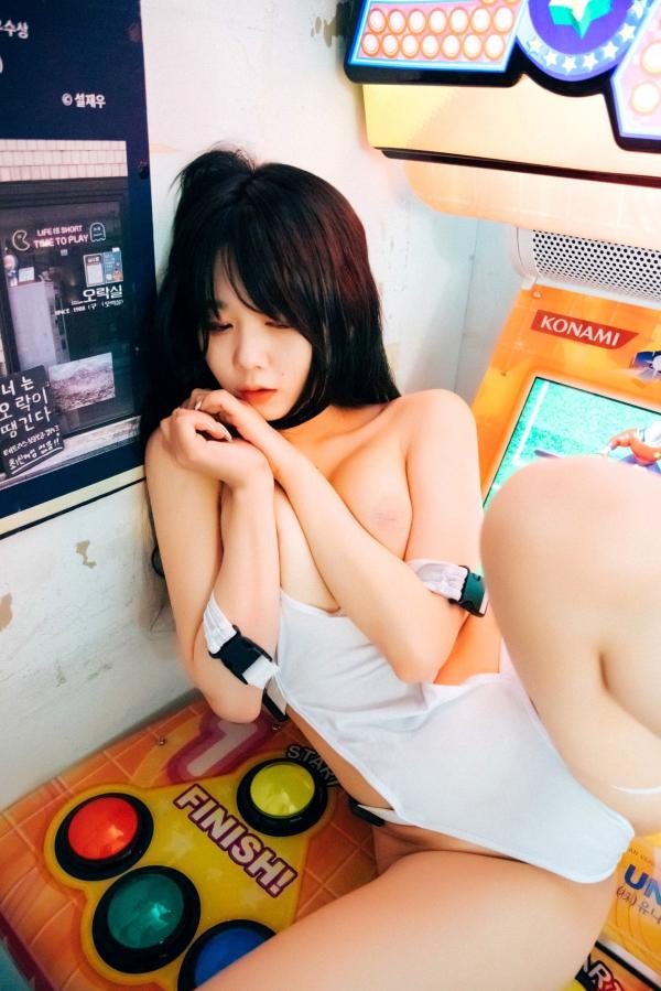    韩国美女琪雅Zia街机游戏厅私房照，极品身材极致诱惑，大尺度连体衣时尚写真第133张图片