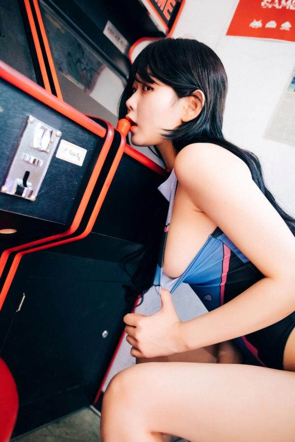    韩国美女琪雅Zia街机游戏厅私房照，极品身材极致诱惑，大尺度连体衣时尚写真第149张图片