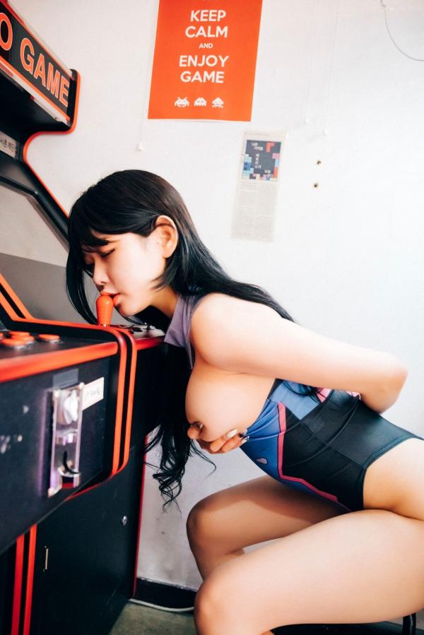    韩国美女琪雅Zia街机游戏厅私房照，极品身材极致诱惑，大尺度连体衣时尚写真第151张图片