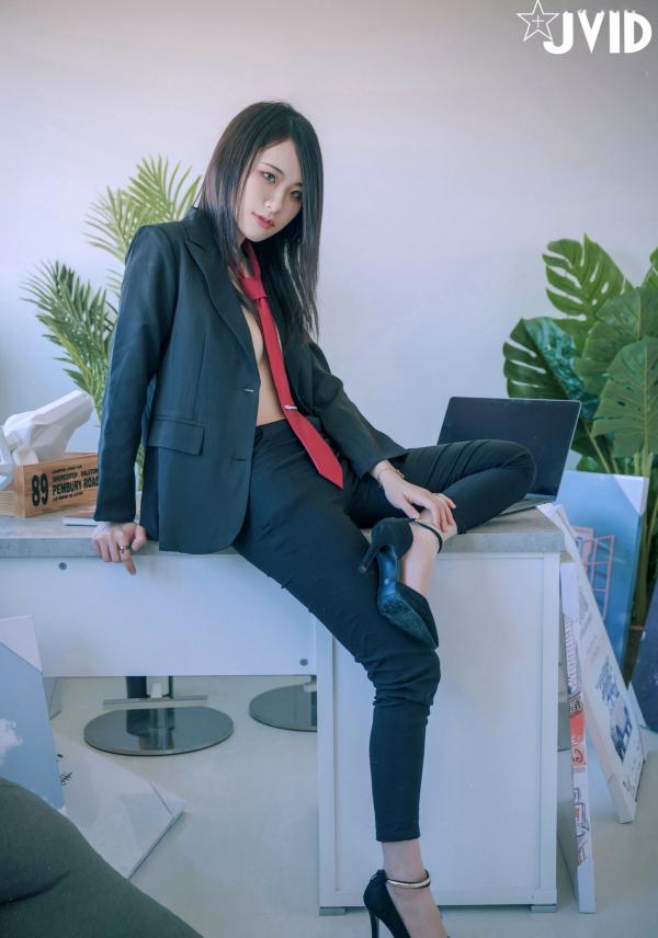    JVID-阿黎-实习生全裸上班日记-职场制服诱惑与清纯气质写真-白嫩极品美图第5张图片