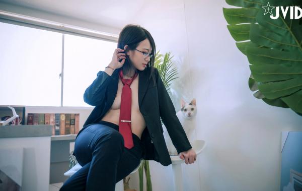    JVID-阿黎-实习生全裸上班日记-职场制服诱惑与清纯气质写真-白嫩极品美图第11张图片