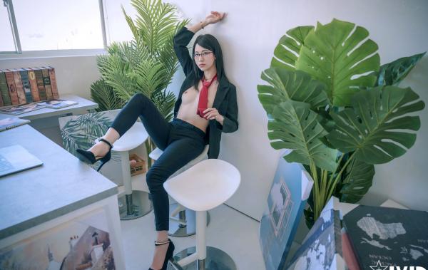    JVID-阿黎-实习生全裸上班日记-职场制服诱惑与清纯气质写真-白嫩极品美图第13张图片