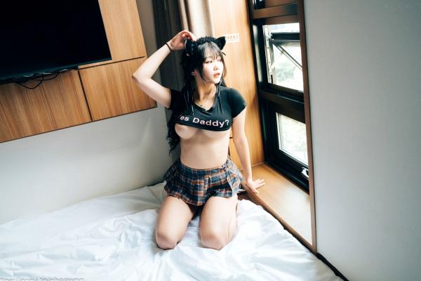    韩国美女琪雅Zia性感猫娘角色扮演，大尺度私房写真诱惑姿态出镜第2张图片