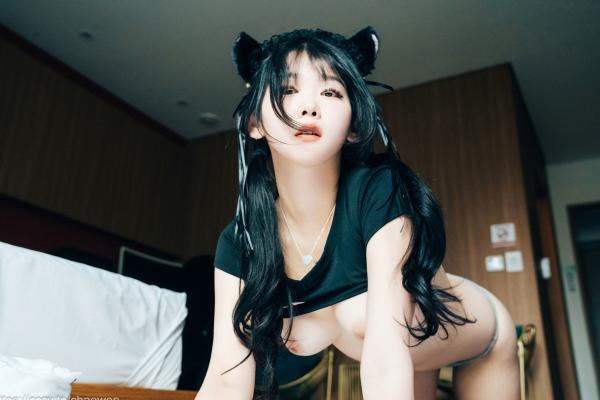    韩国美女琪雅Zia性感猫娘角色扮演，大尺度私房写真诱惑姿态出镜第102张图片