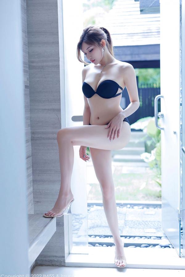    职场诱惑IMiss爱蜜社695期：小狐狸Kathryn黑色职业西装搭配黑丝，演绎撩人职场御姐制服风，极致私房大尺度写真第50张图片