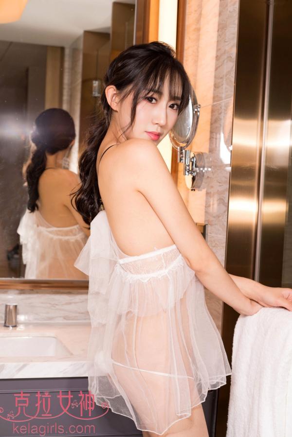    KelaGirls克拉女神-姜璐《轻纱缭绕》：清纯女神浴室白色吊带蕾丝睡衣诱惑，尽显肌肤白嫩与私房性感曲线。第7张图片