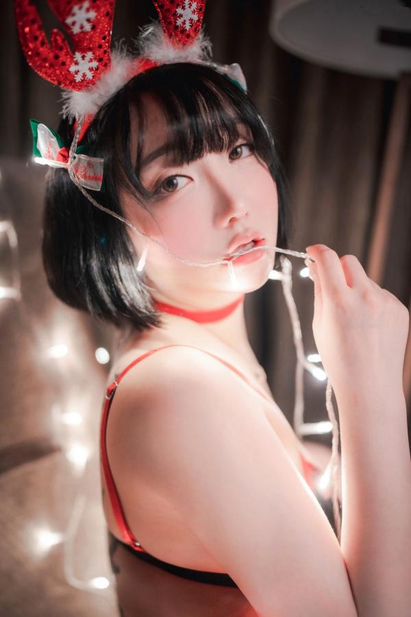    韩国美女孙乐乐(Son YeEun)2021圣诞特辑：性感鲁道夫私房内衣写真，闪烁彩灯下的极致诱惑，无圣光精选第37张图片