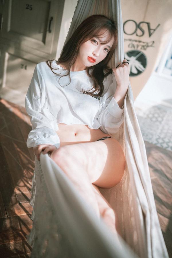    韩国美女孙乐乐Son-YeEun在伊甸园的假期：清纯与性感并存的私房照，展现曼妙身段与诱惑丁字裤美感第4张图片