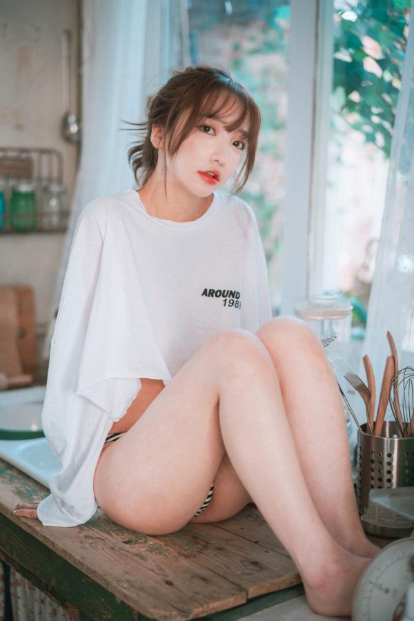    韩国美女孙乐乐Son-YeEun在伊甸园的假期：清纯与性感并存的私房照，展现曼妙身段与诱惑丁字裤美感第38张图片