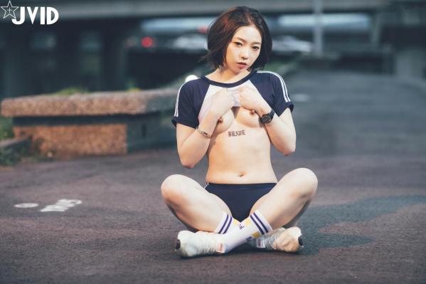    JVID美女雅捷户外夜跑运动写真，穿荧光运动装展现健美身材，元气少女的性感运动瞬间第31张图片