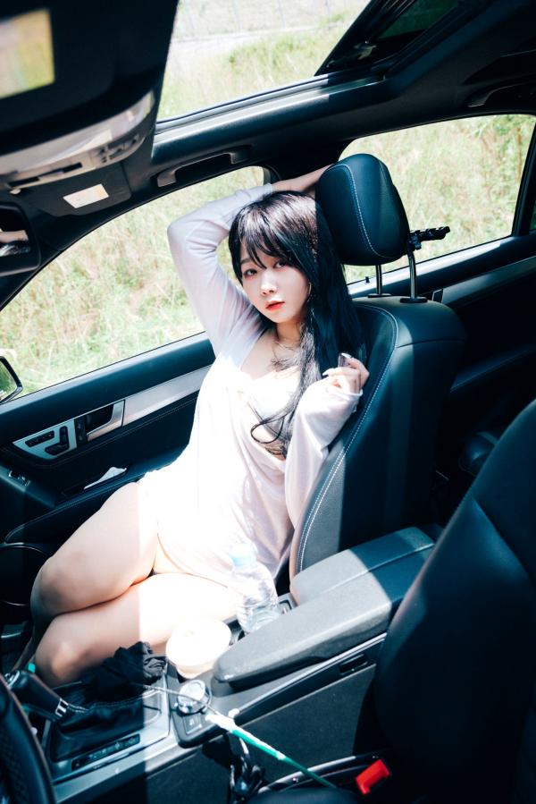    韩国女神琪雅Zia私房大尺度写真：黑丝诱惑与卧室情景演绎，性感尤物精致迷人第46张图片