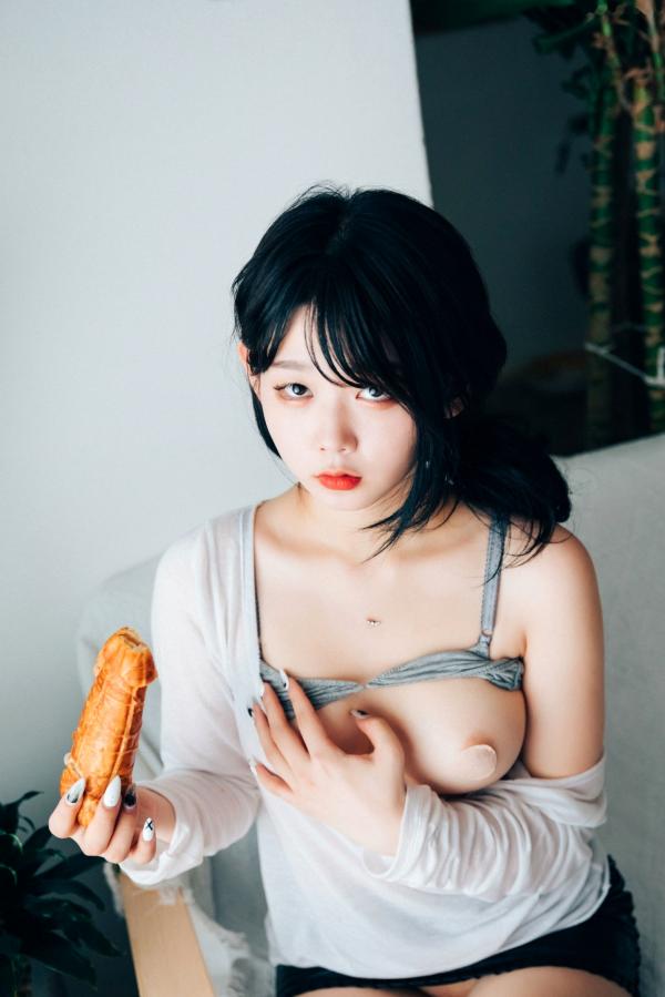    韩国女神琪雅Zia私房大尺度写真：黑丝诱惑与卧室情景演绎，性感尤物精致迷人第81张图片