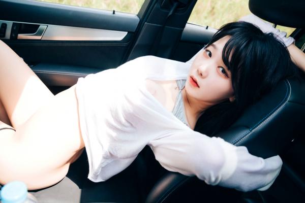    韩国女神琪雅Zia私房大尺度写真：黑丝诱惑与卧室情景演绎，性感尤物精致迷人第139张图片