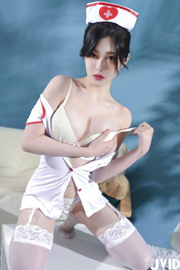    JVID-璃奈酱-极品护士角色扮演-大尺度白衣天使-性感私房-白色丝袜-No.555-556第76张图片