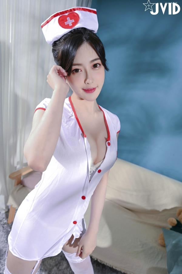    JVID-璃奈酱-极品护士角色扮演-大尺度白衣天使-性感私房-白色丝袜-No.555-556第88张图片