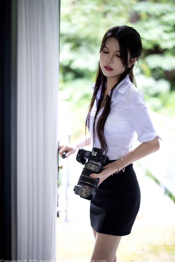    MyGirl美媛馆-572-媛媛酱Belle：职场白衬衫黑短裙制服诱惑，性感丝袜长腿居家私房照，优雅干练的职场佳人气质写真第3张图片