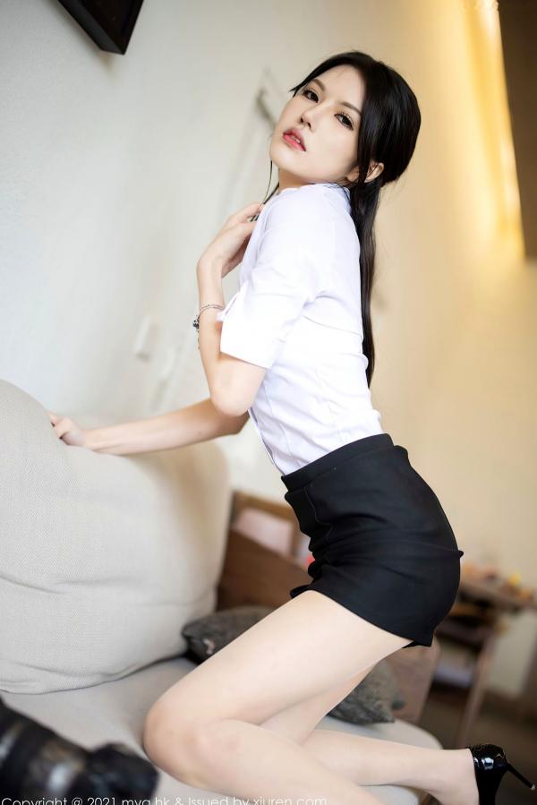    MyGirl美媛馆-572-媛媛酱Belle：职场白衬衫黑短裙制服诱惑，性感丝袜长腿居家私房照，优雅干练的职场佳人气质写真第14张图片
