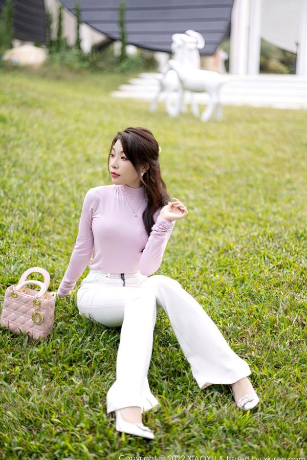    XiaoYu语画界-914-徐莉芝，性感私房与户外优雅写真，浅紫色收身上衣与豹纹内衣，展现极品美臀与曼妙曲线，2022.11.29第11张图片