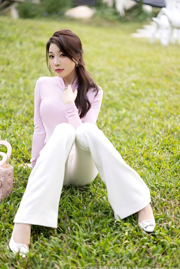    XiaoYu语画界-914-徐莉芝，性感私房与户外优雅写真，浅紫色收身上衣与豹纹内衣，展现极品美臀与曼妙曲线，2022.11.29第12张图片