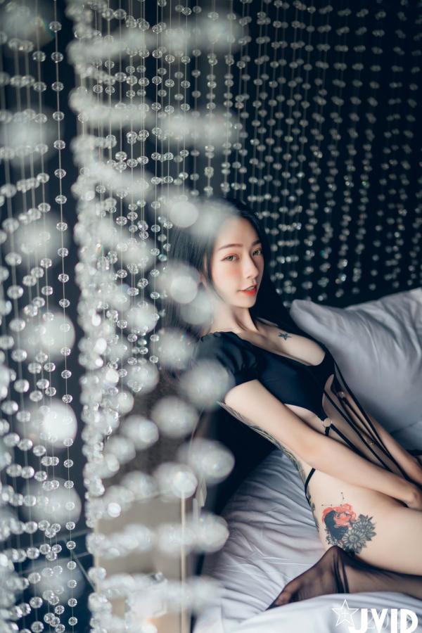    JVID-飄飄-最高の女神-黑超猛激白透睡衣-私房写真-大尺度诱惑室内美腿套图-No.542第19张图片