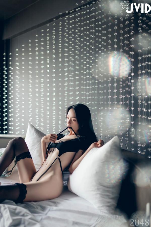    JVID-飄飄-最高の女神-黑超猛激白透睡衣-私房写真-大尺度诱惑室内美腿套图-No.542第22张图片