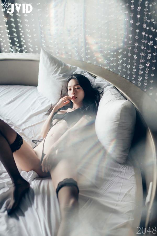    JVID-飄飄-最高の女神-黑超猛激白透睡衣-私房写真-大尺度诱惑室内美腿套图-No.542第33张图片