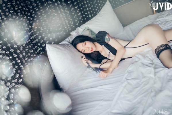    JVID-飄飄-最高の女神-黑超猛激白透睡衣-私房写真-大尺度诱惑室内美腿套图-No.542第35张图片