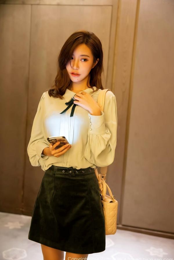    MyGirl美媛馆568：绮里嘉Carina居家私房旅拍，白衬衫黑短裙魅惑无限，蓝色内衣肉丝秀极致身段，无圣光大尺度写真第8张图片