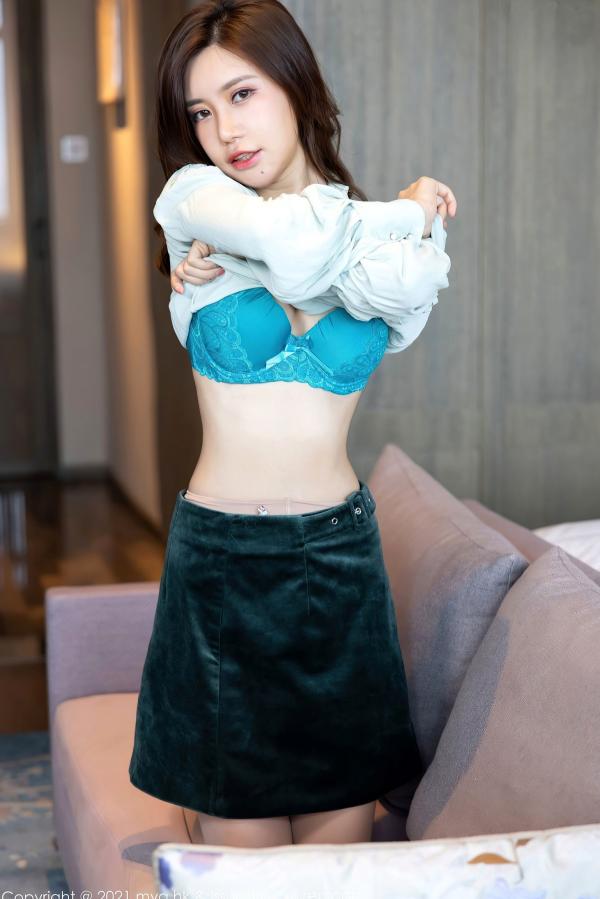    MyGirl美媛馆568：绮里嘉Carina居家私房旅拍，白衬衫黑短裙魅惑无限，蓝色内衣肉丝秀极致身段，无圣光大尺度写真第25张图片