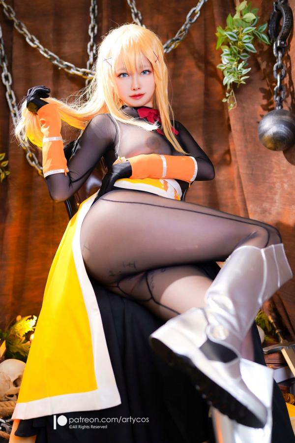    Arty-Huang-Darkness动漫Cosplay：极致大尺度地牢私房，破损黑丝下的野性尤物，高颜值金发冷艳女神演绎第3张图片