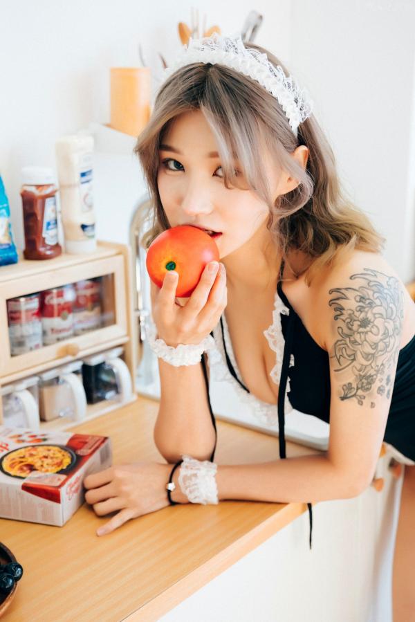    韩国美女Taeri居家私房写真：蕾丝内衣与纹身美背，展现极品身材诱惑，清新又野性第2张图片