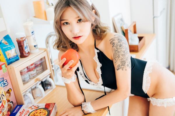    韩国美女Taeri居家私房写真：蕾丝内衣与纹身美背，展现极品身材诱惑，清新又野性第4张图片
