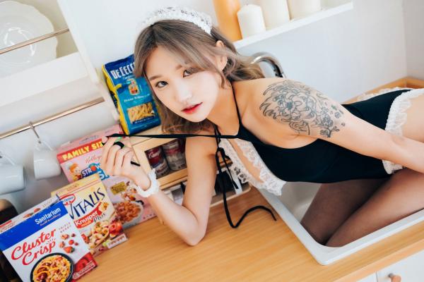    韩国美女Taeri居家私房写真：蕾丝内衣与纹身美背，展现极品身材诱惑，清新又野性第24张图片