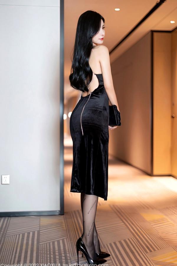    XiaoYu语画界908期：小蛮妖Yummy极品私房大片，黑色抹胸裙气质御姐，浅色蕾丝旗袍诱惑撩人，极致女神身材写真第1张图片
