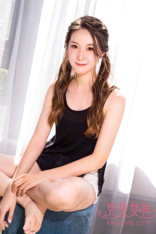    KelaGirls克拉女神-杨暖《生如夏花》清纯私房套图，阳光窗边的元气少女，清新家居风格，治愈系灵动视觉第2张图片