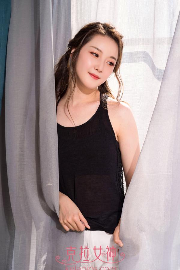    KelaGirls克拉女神-杨暖《生如夏花》清纯私房套图，阳光窗边的元气少女，清新家居风格，治愈系灵动视觉第22张图片