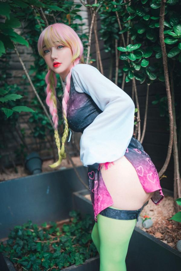    韩国美女孙乐乐Son-YeEun动漫角色扮演：鬼灭之刃甘露寺蜜璃，大尺度性感私房cosplay合集第4张图片
