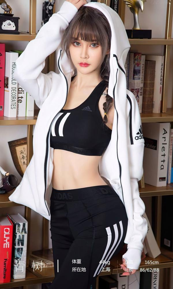    UGirls尤果网青树《刹那的绵长》写真，运动风私房大尺度，黑色运动套装下展露极致火辣身材与蜜桃翘臀第3张图片