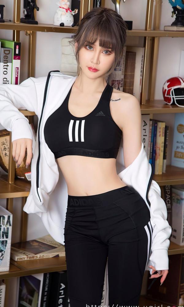    UGirls尤果网青树《刹那的绵长》写真，运动风私房大尺度，黑色运动套装下展露极致火辣身材与蜜桃翘臀第12张图片