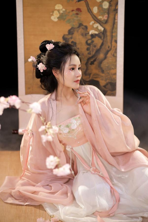    桃暖酱-汉服古风入梦-极致唯美私房写真-肤如凝脂诱惑大尺度第5张图片