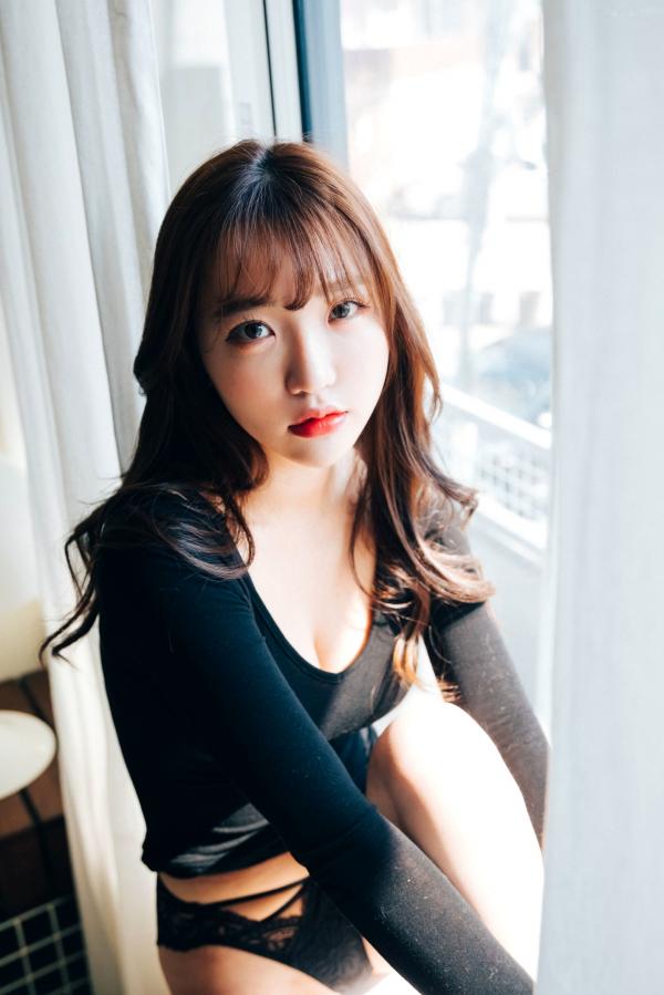    韩国美女孙乐乐Son YeEun私房写真，性感黑色内衣诱惑，浴室家居大尺度精选第1张图片