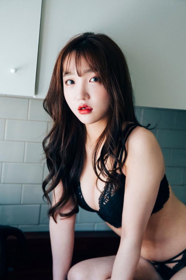    韩国美女孙乐乐Son YeEun私房写真，性感黑色内衣诱惑，浴室家居大尺度精选第19张图片