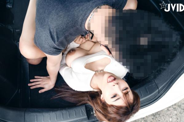    JVID-乐乐-激情车震，大尺度车内私房拍摄，性感黑色蕾丝内衣尽显傲人身材，视觉冲击力十足第137张图片