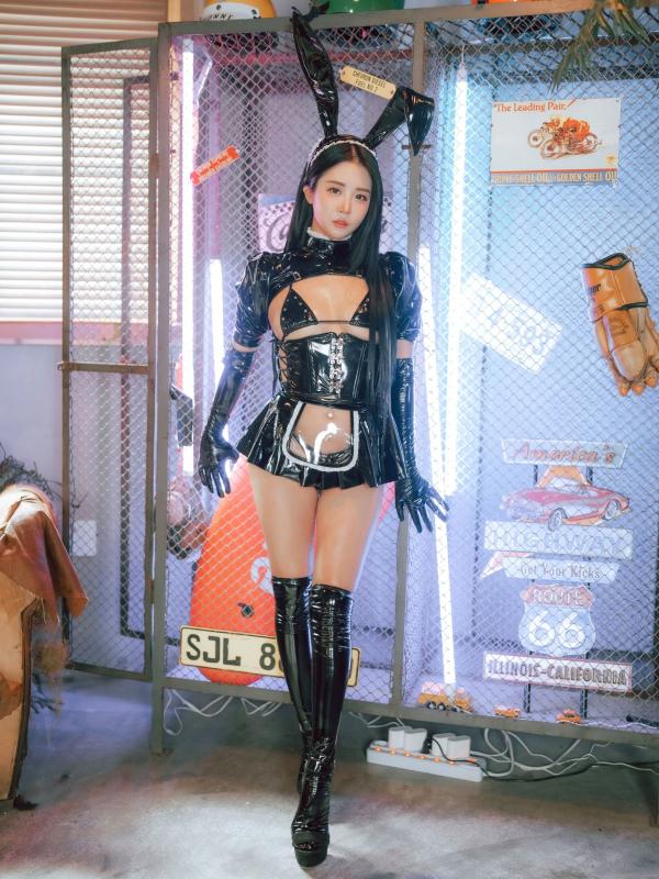    韩国美女Bomi-보미-Vol.07-黑暗女仆主题-极品兔女郎漆皮制服诱惑-冷艳大尺度写真第1张图片