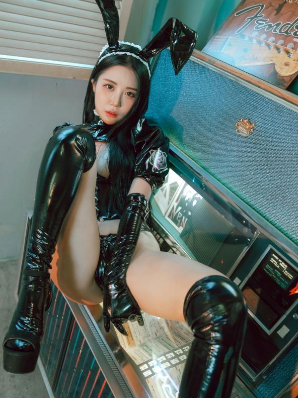    韩国美女Bomi-보미-Vol.07-黑暗女仆主题-极品兔女郎漆皮制服诱惑-冷艳大尺度写真第59张图片