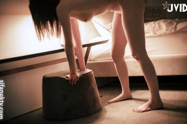    JVID-阿黎-旅行日租的艳遇：居家私房大尺度写真，极致白嫩身材的极致诱惑挑战第23张图片