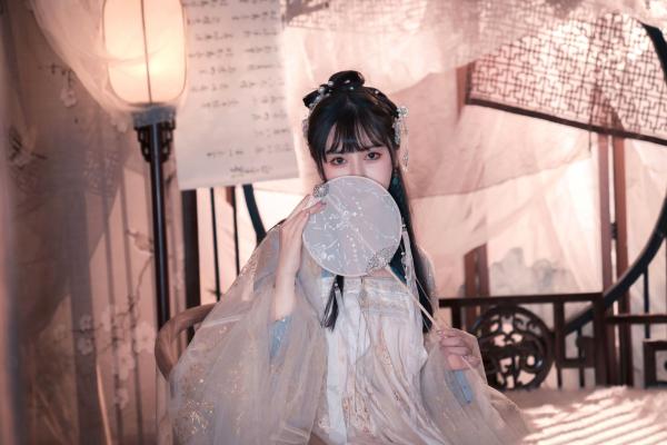    恋恋艾妮-汉服私房写真，古风雅韵与大尺度诱惑，古典美人唯美视觉盛宴第2张图片