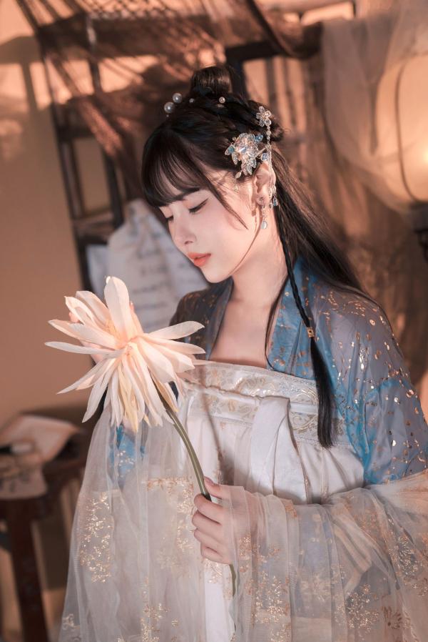    恋恋艾妮-汉服私房写真，古风雅韵与大尺度诱惑，古典美人唯美视觉盛宴第4张图片