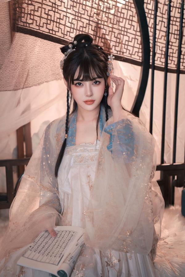    恋恋艾妮-汉服私房写真，古风雅韵与大尺度诱惑，古典美人唯美视觉盛宴第5张图片