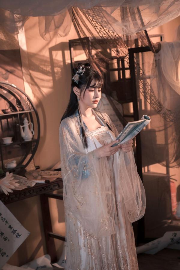    恋恋艾妮-汉服私房写真，古风雅韵与大尺度诱惑，古典美人唯美视觉盛宴第6张图片